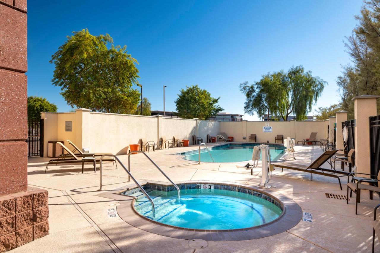 Courtyard Phoenix Chandler/Fashion Center Exterior photo