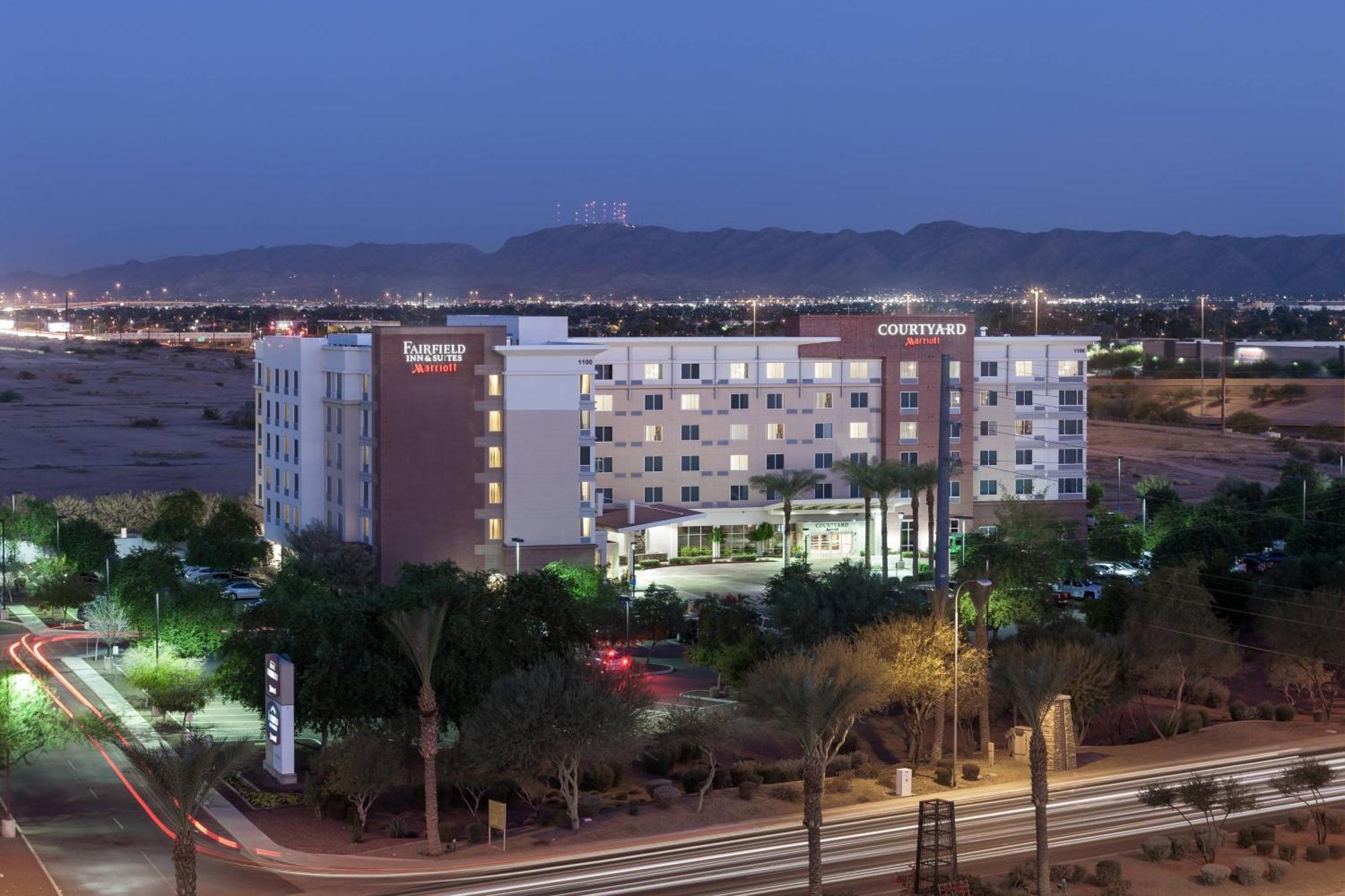 Courtyard Phoenix Chandler/Fashion Center Exterior photo